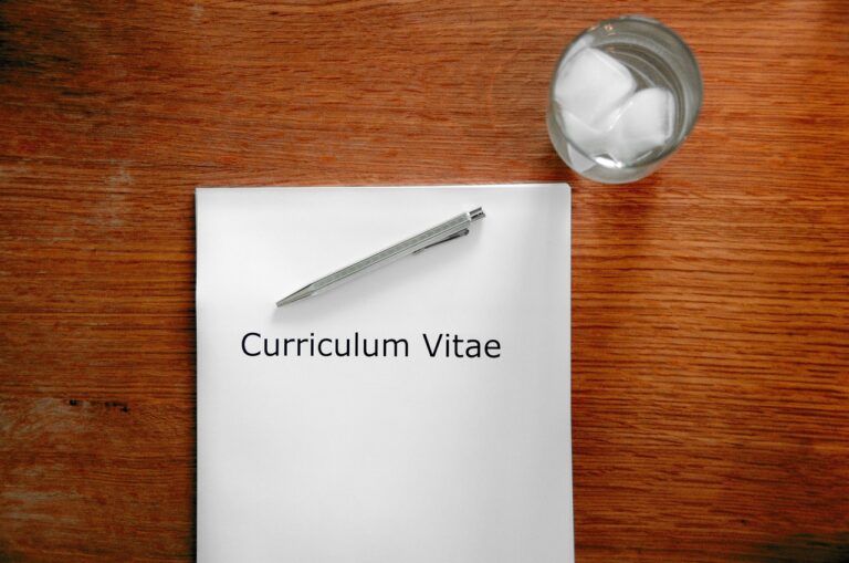 Application, curriculum vitae illustrating reduce interview shows